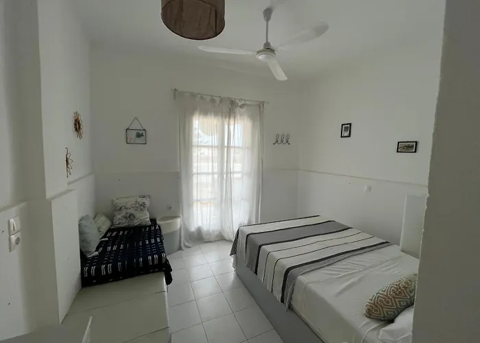 Campos Yalos Chora (Ios)