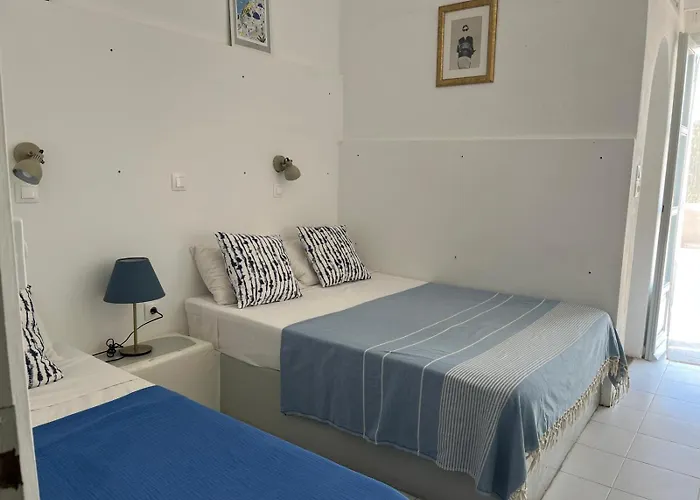 Campos Yalos Villa Chora (Ios)