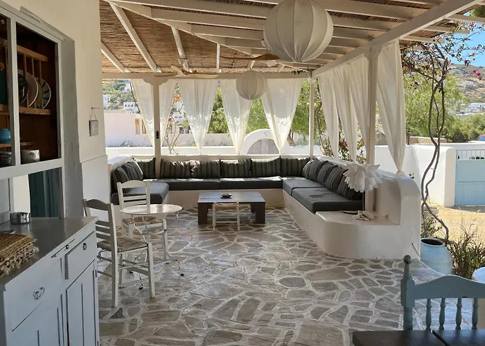 Campos Yalos Chora (Ios)